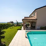 Vista Visinada *