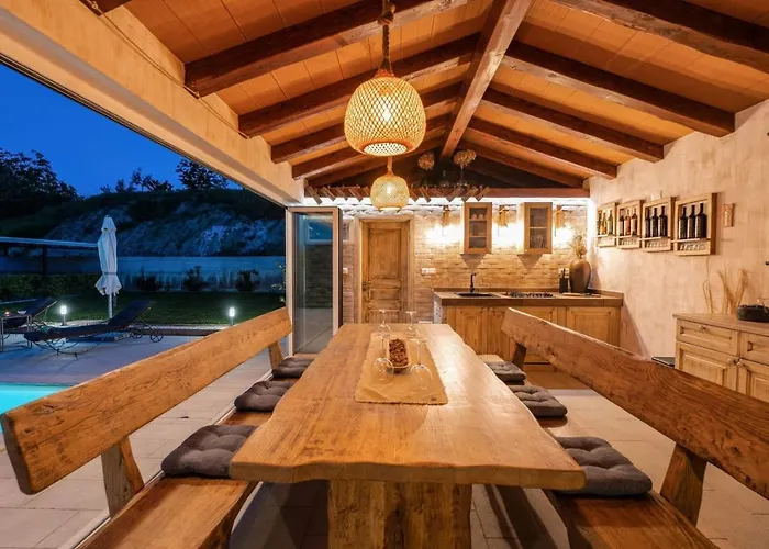 Vista Visinada Vila *